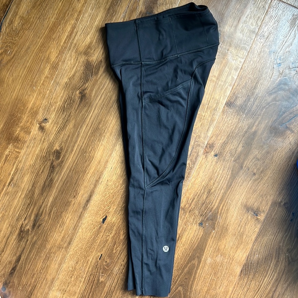 🍋Lulu🍋 black cropped leggings- sz 0